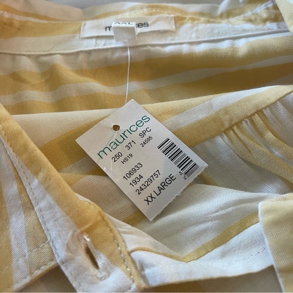 NWT Maurices long sleeve button down blouse light yellow striped Women's XXL - Picture 4 of 10